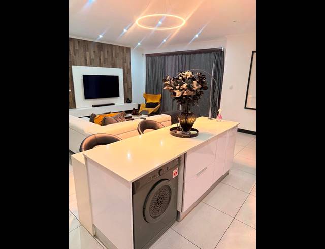 3 BEDROOM TOWNHOUSE FOR SALE IN BRYANSTON